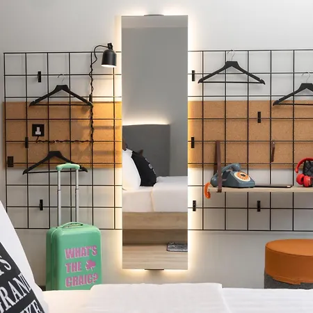 Moxy فندق كورك