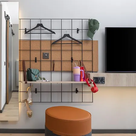 Moxy Hotel 4*