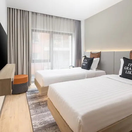 Hotel Moxy 4*