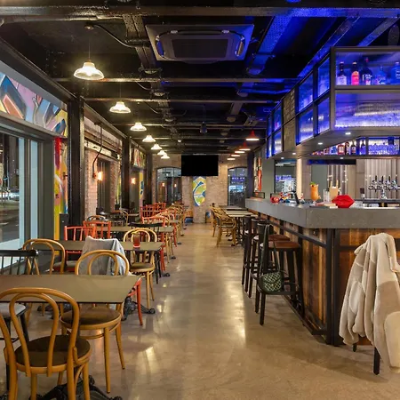 Hotel Moxy 4*