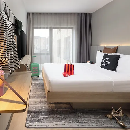 Moxy Hotel 3*