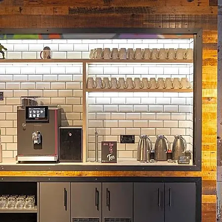 Moxy Hotel 3*