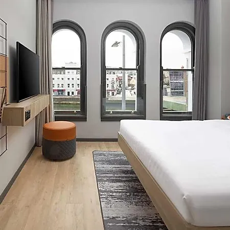 Moxy Hotel