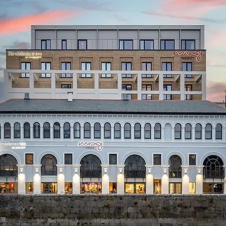 Hotel Moxy 3*