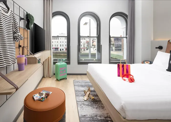Moxy Отель Корк